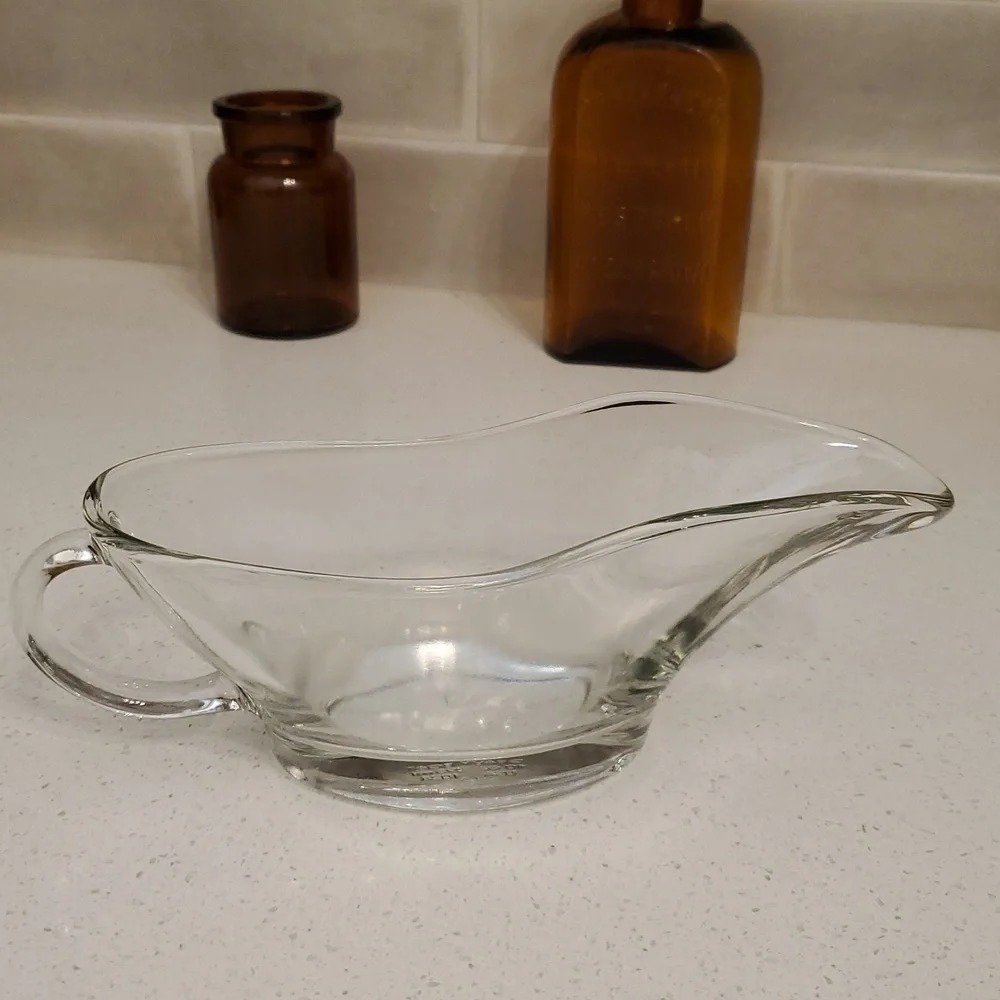 Anchor Hocking Vintage Clear Glass Gravy Boat USA